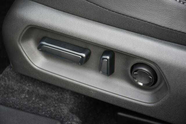 Toyota URBAN CRUISER Executive 61 kWh Automaat 174pk | Nieuw | Panoramadak | JBL-audio | 360 graden camera |