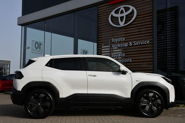 Toyota URBAN CRUISER Executive 61 kWh Automaat 174pk | Nieuw | Panoramadak | JBL-audio | LED koplampen |