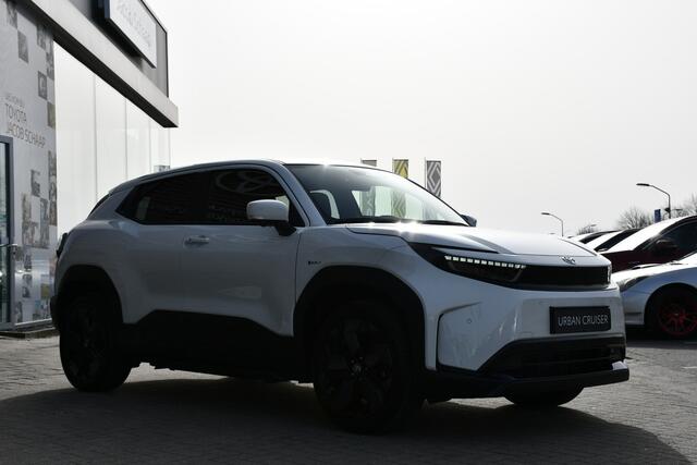 Toyota URBAN CRUISER Executive 61 kWh Automaat 174pk | Nieuw | Panoramadak | JBL-audio | LED koplampen |