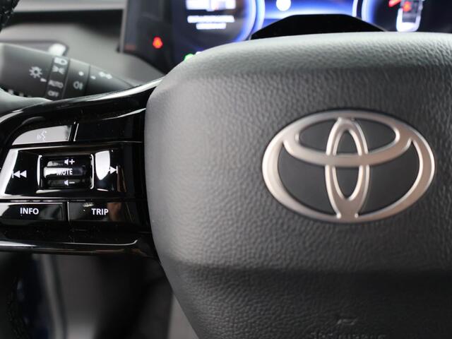 Toyota URBAN CRUISER Dynamic 61 kWh *NIEUW*