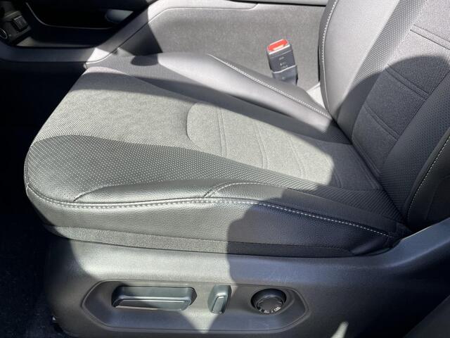 Toyota URBAN CRUISER Executive 61 kWh | Nu met EXTRA INRUILVOORDEEL VAN ¤ 1.500,-