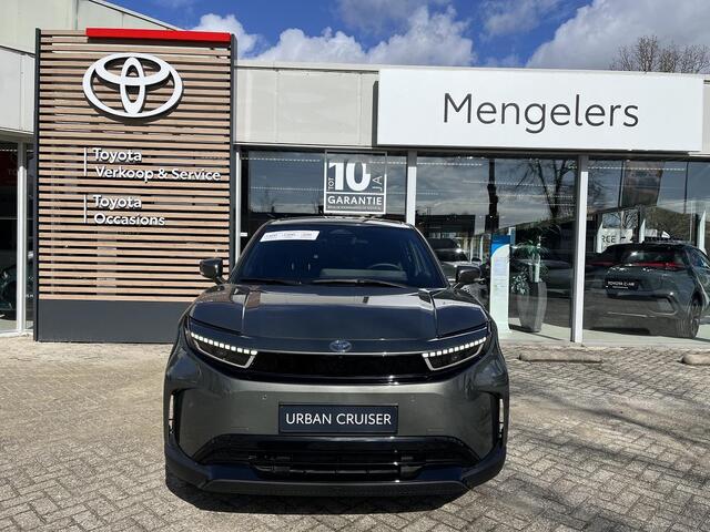 Toyota URBAN CRUISER Dynamic 61 kWh | Nu met EXTRA INRUILVOORDEEL VAN ¤ 1.500,-