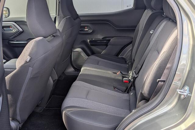 Toyota URBAN CRUISER Dynamic 61 kWh