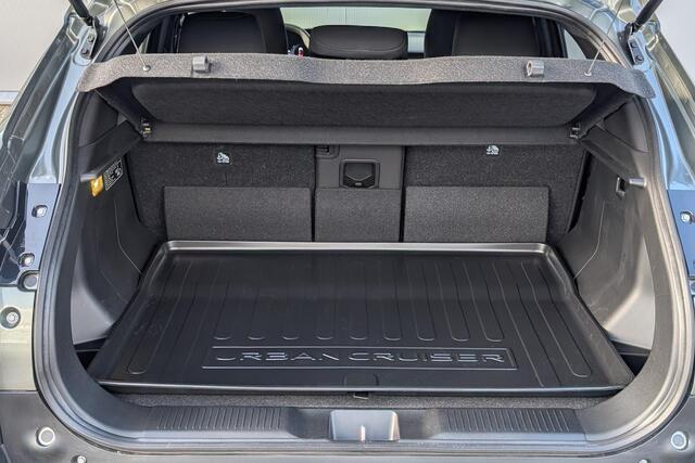 Toyota URBAN CRUISER Dynamic 61 kWh