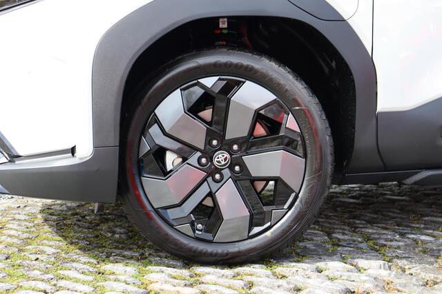 Toyota URBAN CRUISER Executive 61 kWh, JBL, 360 Camera, Adaptieve cruise control, Apple Carplay / Android Auto.