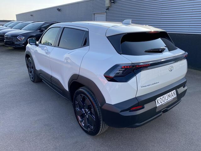 Toyota URBAN CRUISER Executive 61 kWh Nieuw! Panoramadak, 360° camea, navigatie, parkeersensoren, draadloze telefoonlader, stoel- & stuurverwarming