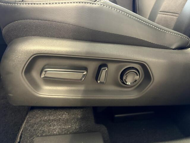 Toyota URBAN CRUISER Executive 61 kWh **CELESTIAL BLUE/ NIEUWE AUTO/ DIRECT LEVERBAAR**