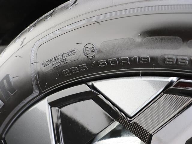 Toyota URBAN CRUISER Executive 61 kWh Toyota-paasweekend