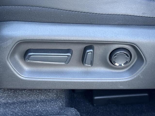 Toyota URBAN CRUISER Executive 61 kWh **PANORAMA DAK/ STUURVERWARMING/ DODEHOEK DETECTIE**