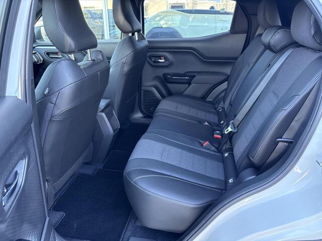 Toyota URBAN CRUISER Executive 61 kWh **PANORAMA DAK/ STUURVERWARMING/ DODEHOEK DETECTIE**