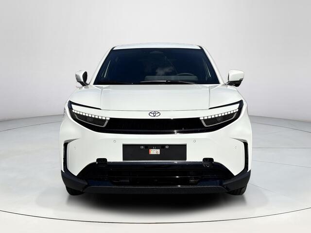 Toyota URBAN CRUISER Dynamic 61 kWh **ARTIC WHITE/ ELEKTRISCH/ DIRECT LEVERBAAR**