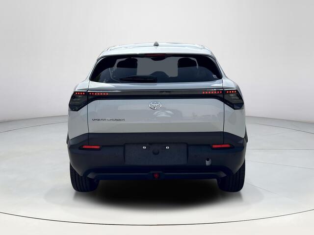 Toyota URBAN CRUISER Dynamic 61 kWh **ARTIC WHITE/ ELEKTRISCH/ DIRECT LEVERBAAR**