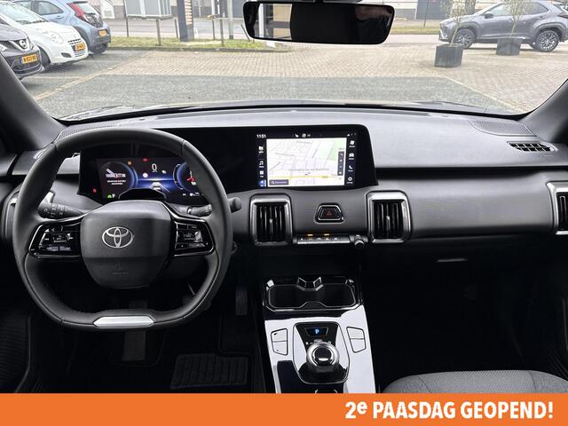 Toyota URBAN CRUISER Dynamic 61 kWh **ARTIC WHITE/ ELEKTRISCH/ DIRECT LEVERBAAR**