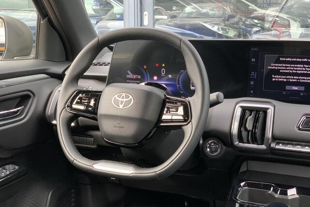 Toyota URBAN CRUISER Dynamic 61 kWh