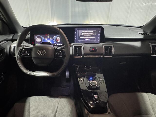 Toyota URBAN CRUISER Dynamic 61 kWh € 3000 inruilpremie, Stoelverwarming, Applecarplay/android auto,