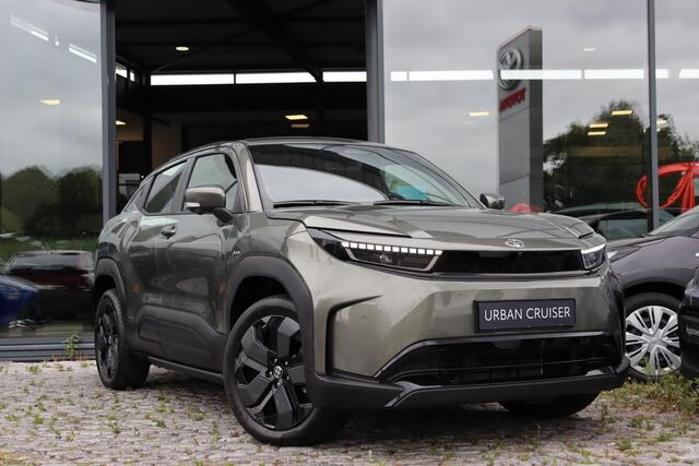 Toyota URBAN CRUISER Executive 61 kWh, JBL, 360 Camera, € 3.000 Inruil Voordeel ! Adaptieve cruise control, Apple Carplay / Android Auto.