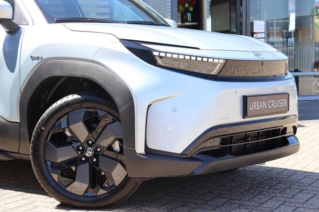 Toyota URBAN CRUISER Executive 61 kWh Nieuw en snel leverbaar met €3.000,- inruilpremie!! – foto 7