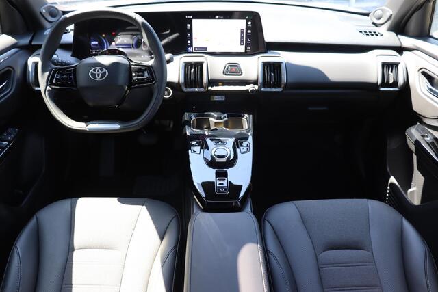 Toyota URBAN CRUISER Executive 61 kWh Nieuw en snel leverbaar met €3.000,- inruilpremie!! – foto 4