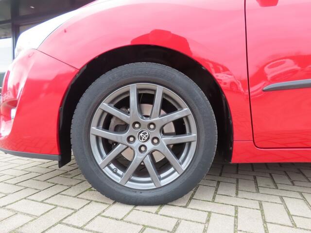 Toyota VERSO 1.8 VVT-I Business Aut Ecc Navi Camera 2016