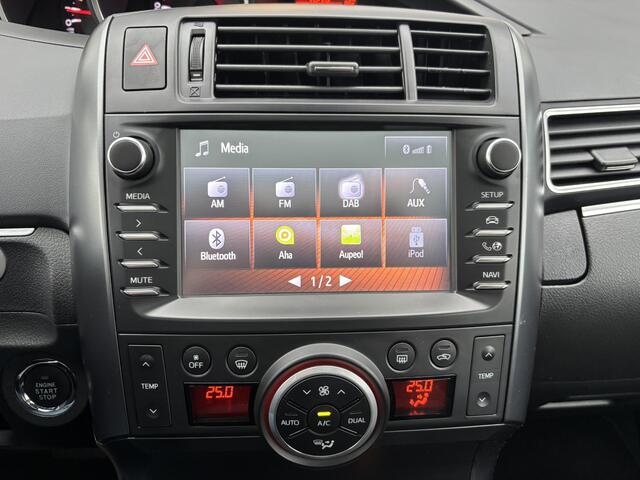 Toyota VERSO 1.8 VVT-i Volcano Edition Automaat | Panoramadak | Navigatie | Camera | Zeer mooi en compleet!