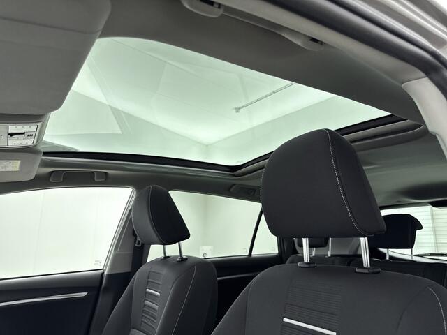 Toyota VERSO 1.6 VVT-i Dynamic | Parkeersensoren V+A | Pano Dak | Navigatie |