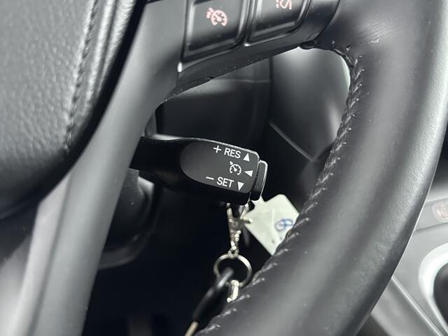 Toyota VERSO 1.6 VVT-i Dynamic | Parkeersensoren V+A | Pano Dak | Navigatie |