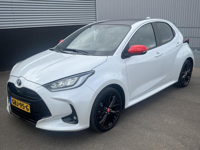 Toyota YARIS 1.5 Hybrid Executive Edition CVT-automaat Super Compleet incl: Apple Carplay / Android Auto, LM velgen, Climate Control, Adaptive Cruise Crontrol, Parkeer sensoren, Parkeerhulpcamera