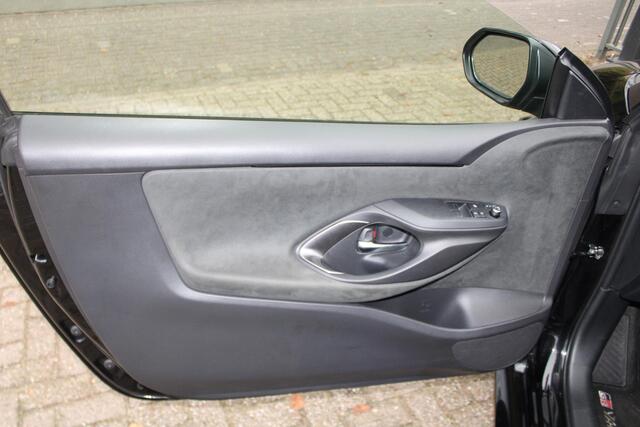 Toyota YARIS 1.6 GR Performance Sperdiff, Achteruitrijcamera, LED, Alcantara, Carplay, Leder, CC adaptief, Rijstrookdetc, 18" LMV