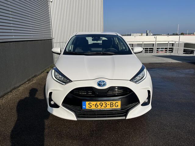 Toyota YARIS 1.5 Hybrid Dynamic Nieuw geleverd, 1e eigenaar, NL-auto, LMV, Smart Key, Achteruitrijcamera, Adaptieve cruise control, Apple Carplay en/of Android auto