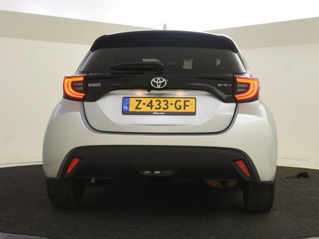 Toyota YARIS 1.5 Hybrid 115 First Edition
