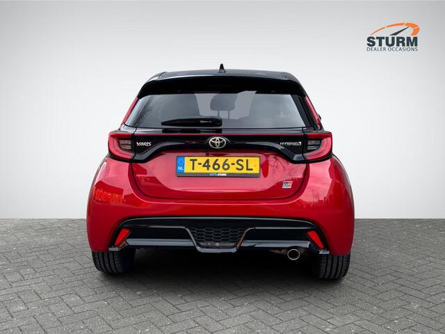 Toyota YARIS 1.5 Hybrid GR Sport Premium Pack | Panoramadak | Head-Up Display | Stuur- + Stoelverwarming | 19'' Velgen | Camera | LED Koplampen | Rijklaarprijs!