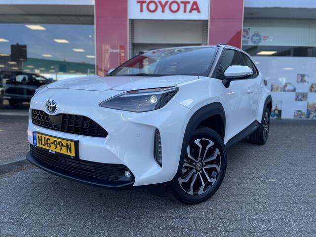 Toyota YARIS 1.5 Hybrid 115 Dynamic | PDC v/a | Navi | Keyless Entry/Start |