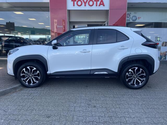 Toyota YARIS 1.5 Hybrid 115 Dynamic | PDC v/a | Navi | Keyless Entry/Start |