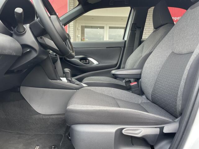 Toyota YARIS 1.5 Hybrid 115 Dynamic | PDC v/a | Navi | Keyless Entry/Start |