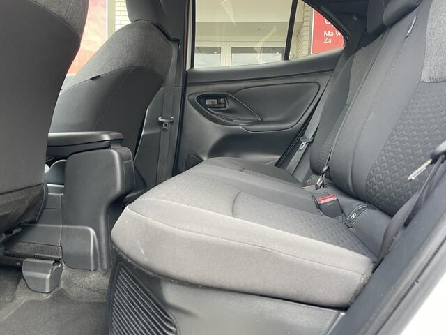 Toyota YARIS 1.5 Hybrid 115 Dynamic | PDC v/a | Navi | Keyless Entry/Start |