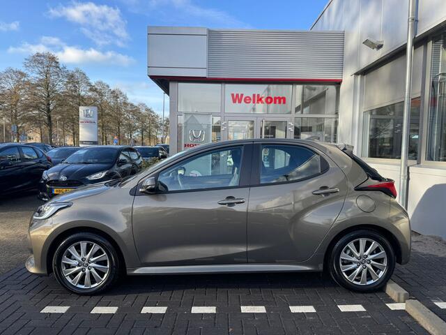 Toyota YARIS 1.5 Hybrid Business Head-up Display, Stoelverwarming, 16inch velgen , All-in Rijklaarprijs