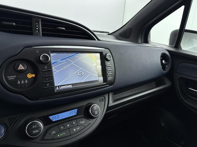 Toyota YARIS 1.5 Hybrid Bi-Tone | Camera | Navigatie | LM velgen | Cruise Control | Climate Control |