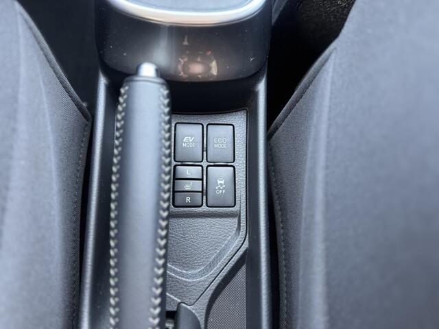 Toyota YARIS 1.5 Hybrid Aspiration Navigatie, Lichtmetalen velgen , All-in Rijklaarprijs
