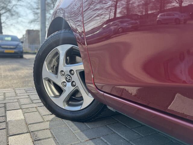 Toyota YARIS 1.5 Hybrid Aspiration Navigatie, Lichtmetalen velgen , All-in Rijklaarprijs