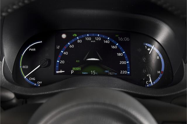 Toyota YARIS Cross 1.5 Hybrid Executive - Automaat | Dig. Cockpit | Adapt. Cruise | Stoel- + Stuurverwarming | Camera | PDC | NAV + App Connect (Draadloos) | ECC | LED | LM 18'' |