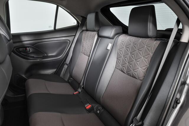 Toyota YARIS Cross 1.5 Hybrid Executive - Automaat | Dig. Cockpit | Adapt. Cruise | Stoel- + Stuurverwarming | Camera | PDC | NAV + App Connect (Draadloos) | ECC | LED | LM 18'' |