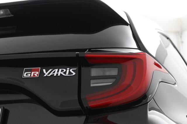 Toyota YARIS 1.6 GR Premium | 4WD | 261 PK | Apple carplay | Stuur en stoelverwarming |
