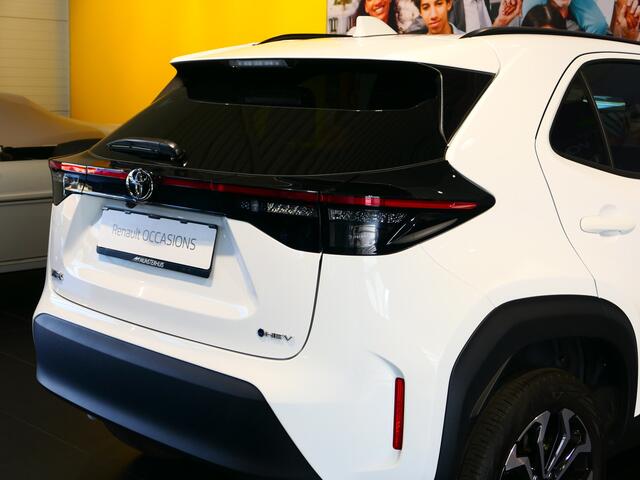 Toyota YARIS Cross 1.5 Hybrid 115 Executive (Team Duitsland) *Stoel, stuur en voorruitverwarming* - 17" LMV, apple carplay / android auto, navi