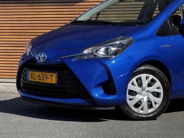 Toyota YARIS 1.5 Hybrid Active zomer/winter banden / Camera / Navigatie