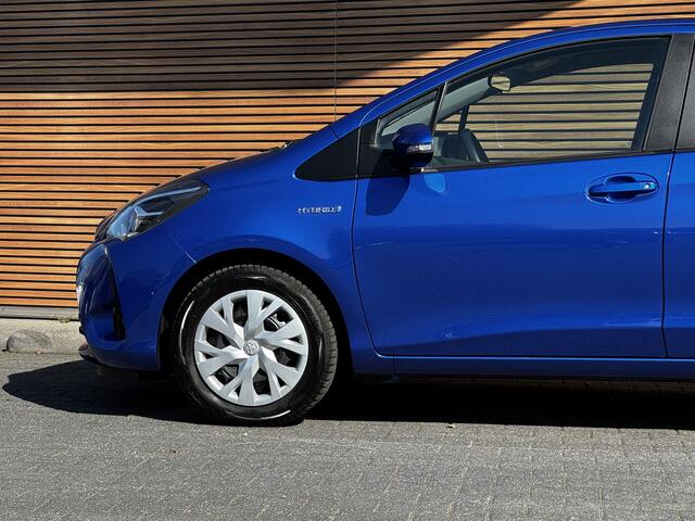 Toyota YARIS 1.5 Hybrid Active zomer/winter banden / Camera / Navigatie