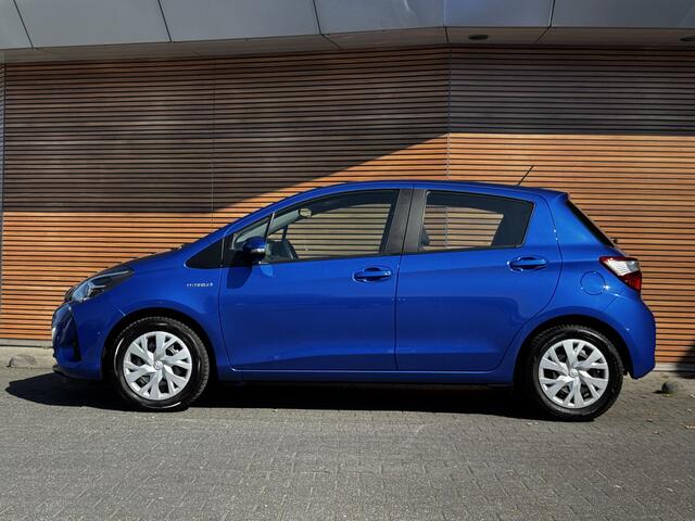 Toyota YARIS 1.5 Hybrid Active zomer/winter banden / Camera / Navigatie