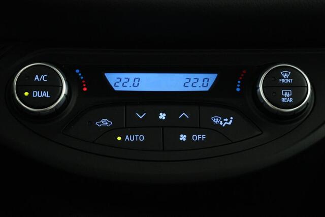 Toyota YARIS 1.5 Hybrid Design Sport | Schuif/Kantel dak | Fietsendragerbeugel | Parkeercamera |
