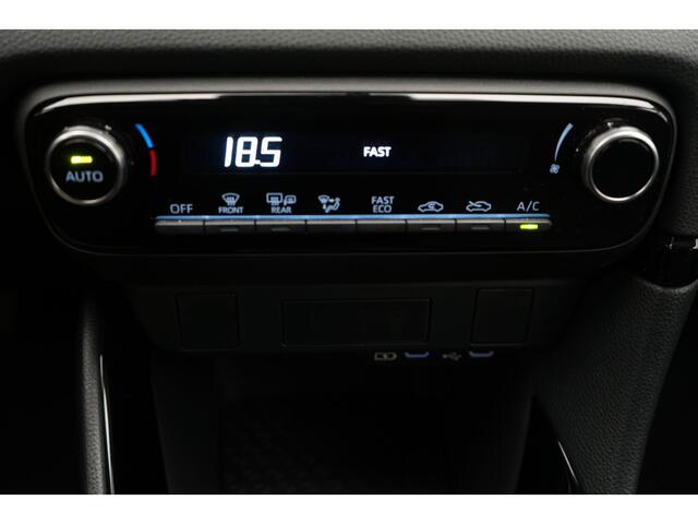 Toyota YARIS 1.5 Hybrid 115 First Edition