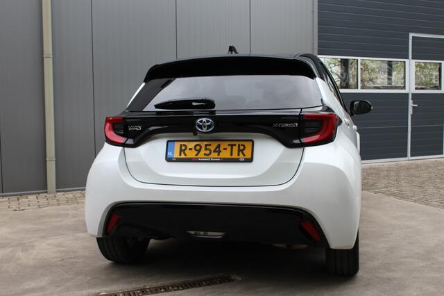 Toyota YARIS 1.5 Hybrid Style / Bi-tone / Leder / Navigatie