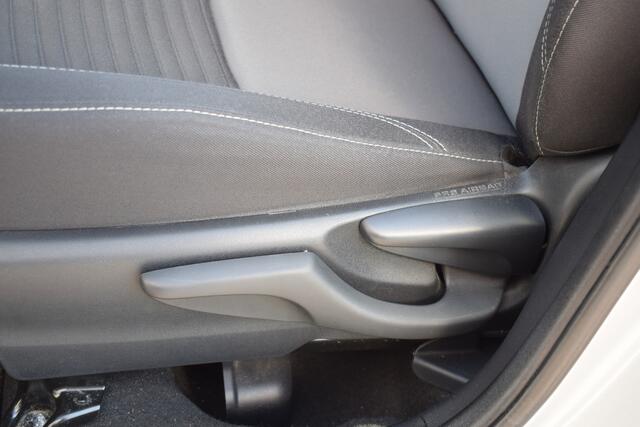 Toyota YARIS 1.5 Hybrid Active//Navi//Camera!!